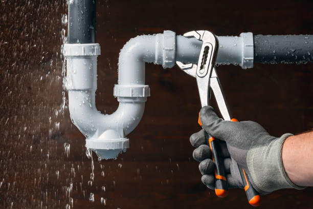 Professional Gas Line Repair technician working in Harwick, PA